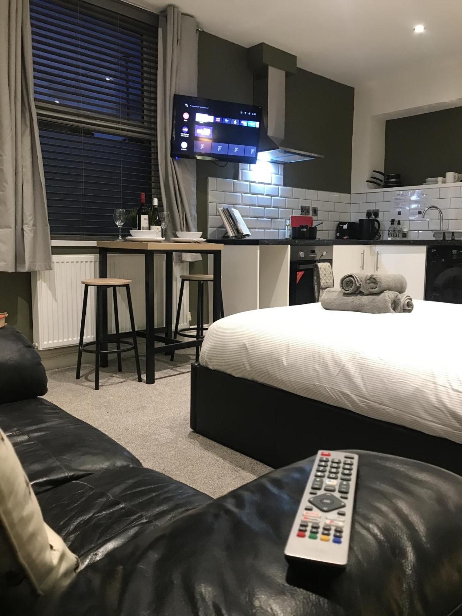 Contemporary 1 Bed Studio For Comfy Stay In ウィガン エクステリア 写真